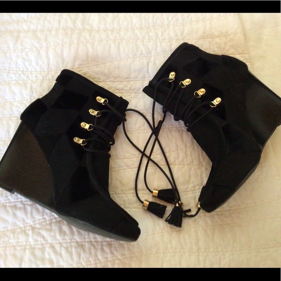 Mark Suede Booties, Size 8 - Picture 1 of 10